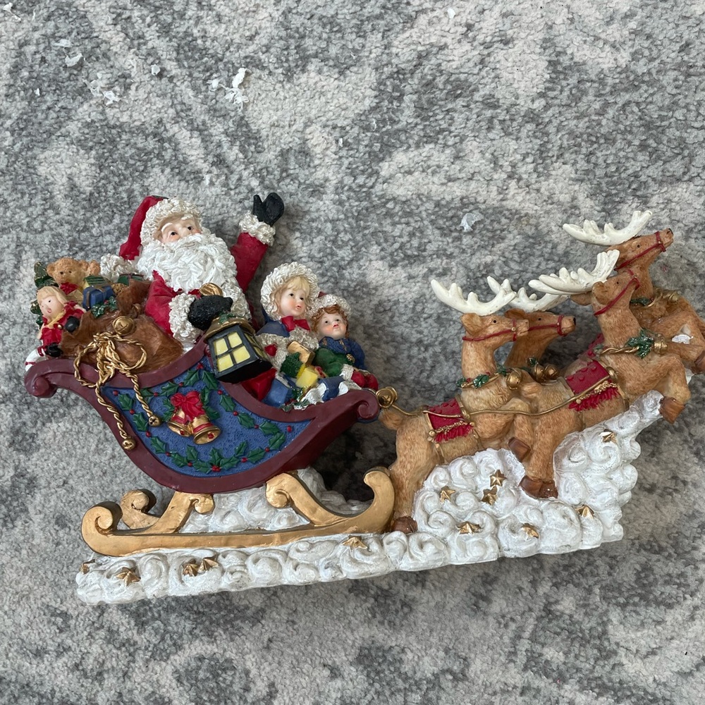 Lincolnshire Christmas Santa on Sleigh santaon sleigh